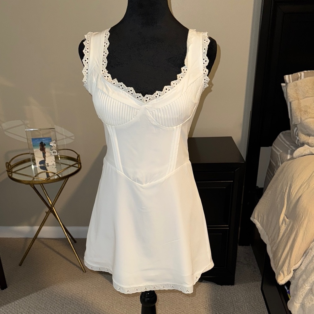 Elegant White Lace Trim Chemise